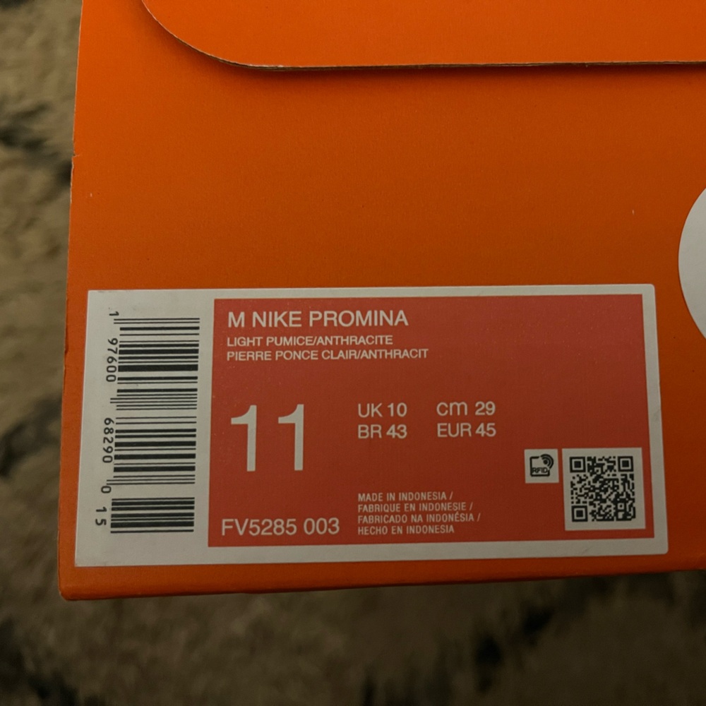 Nike Promina Gray and White Running Shoes - Picture 7 of 7
